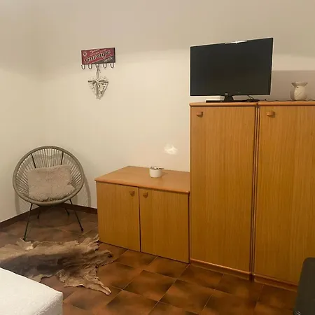 Bassotthouse アパート *