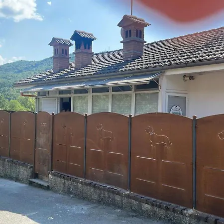 Lägenhet Bassotthouse *